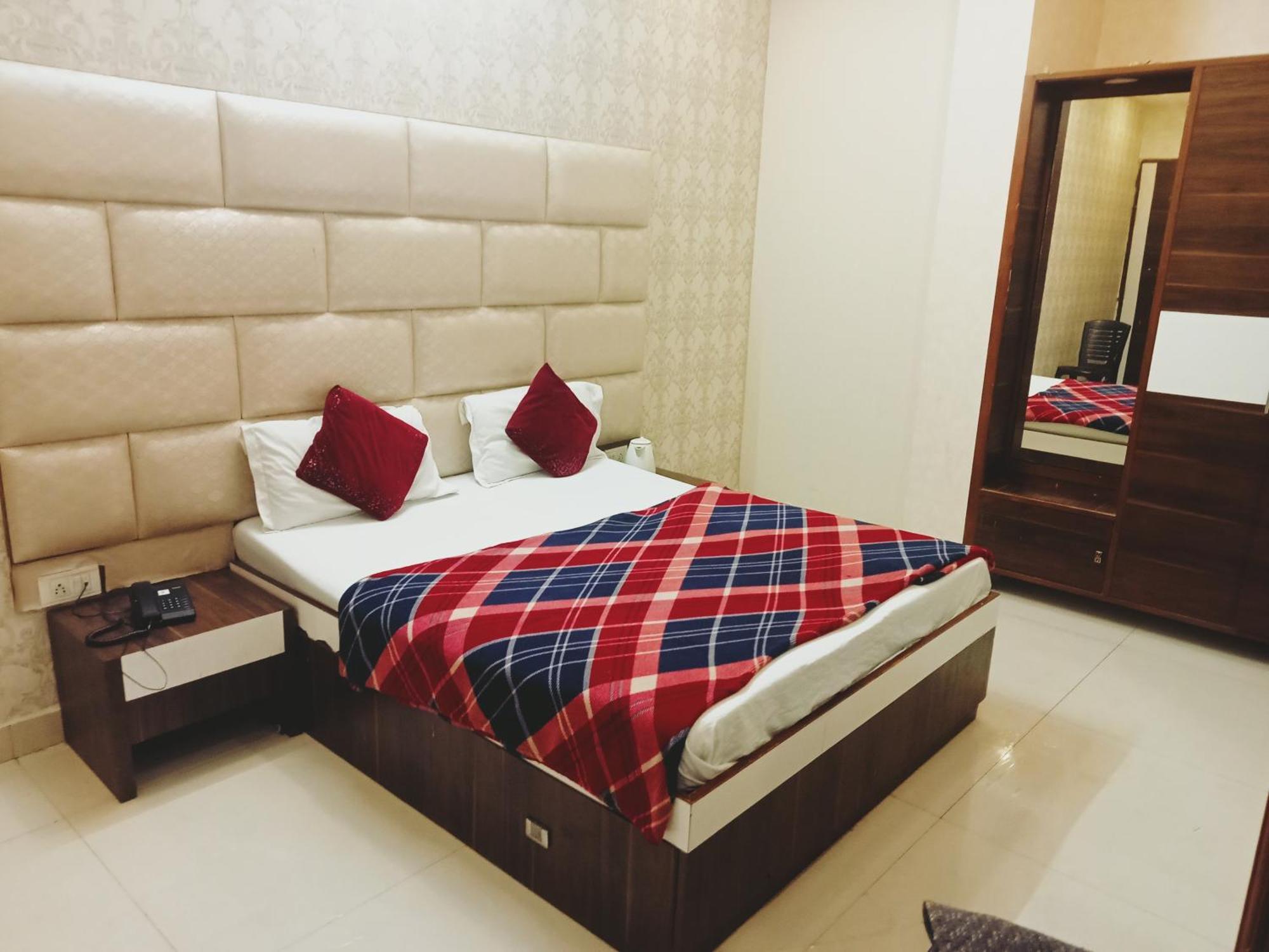 Hotel Robin Inn Αμριτσάρ Δωμάτιο φωτογραφία