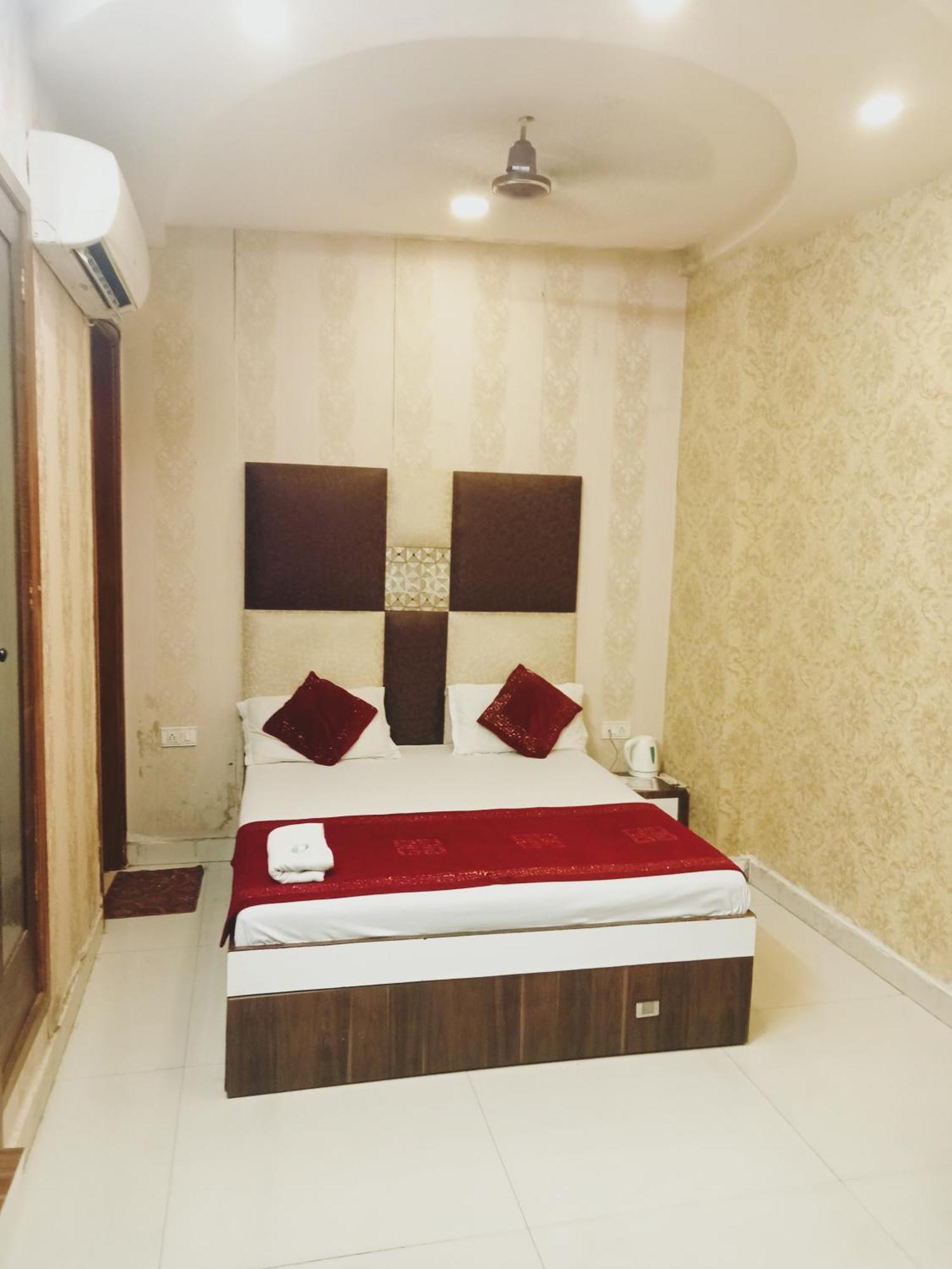 Hotel Robin Inn Αμριτσάρ Δωμάτιο φωτογραφία